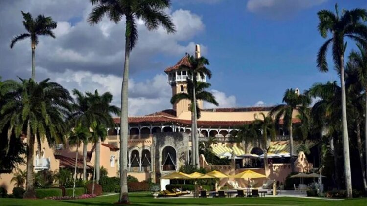 El FBI retiró documentos clasificados de la casa de Trump