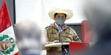 Castillo tambalea ante una ofensiva judicial y legislativa