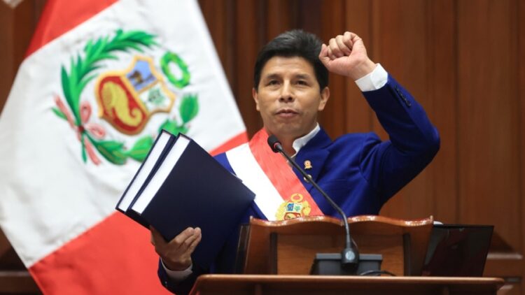 Castillo reacciona ante el acoso judicial opositor