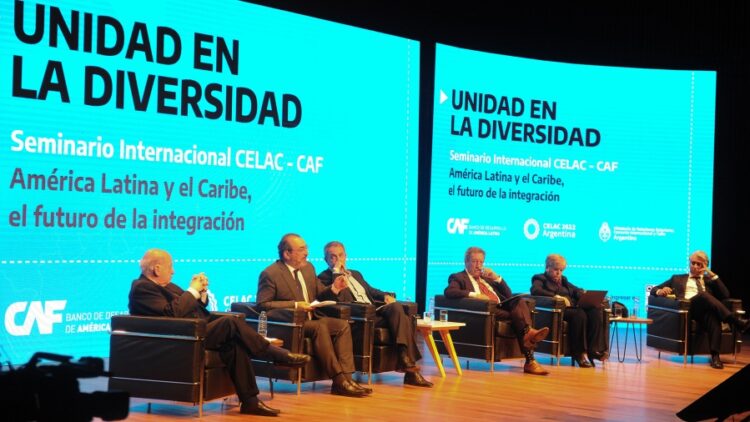 Piden institucionalizar la Celac