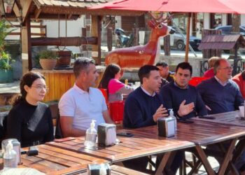 De Loredo criticó los “ataques” del kirchnerismo a la justicia