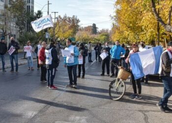 Los docentes universitarios hacen hoy un paro de actividades