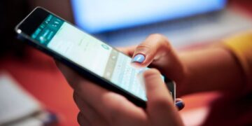 Intentaron estafarla por teléfono, se dio cuenta y grabó una conversación épica