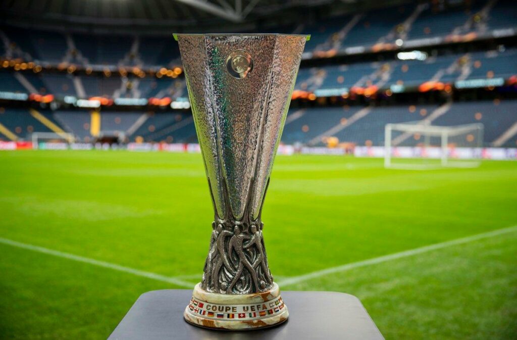 Sorteo Europa League: grupos accesibles para la Roma, con Dybala, y el Mánchester United, con Martínez, Sorteo Europa League: grupos accesibles para la Roma, con Dybala, y el Mánchester United, con Martínez,