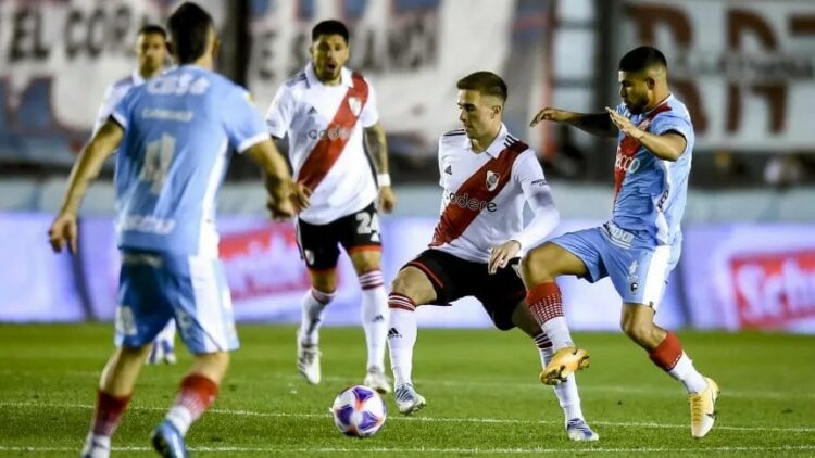 River repartió puntos con Arsenal y desperdició la chance de arrimarse