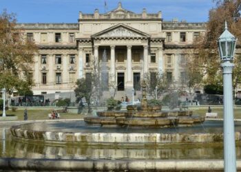 La justicia vuelve a la era analógica tras el ataque al sistema informático