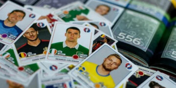 El álbum de figuritas del Mundial, un ritual que no tiene edad