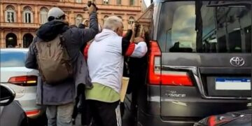 Demoraron a dos personas por agresión a la prensa frente a Casa Rosada