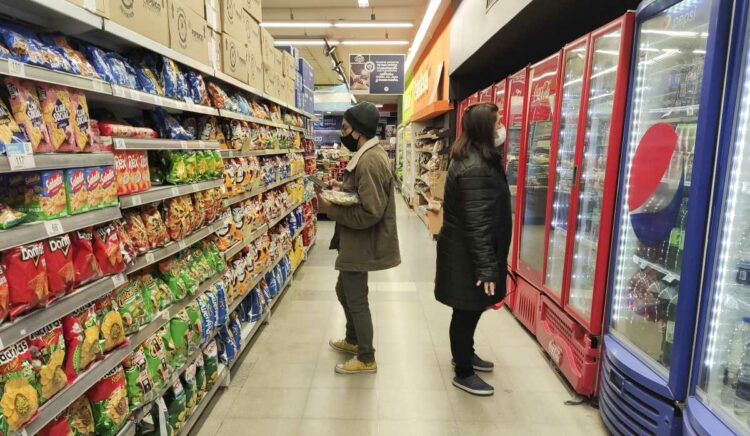 Cierra agosto y llegan las mediciones privadas con la inflación por encima de dos dígitos