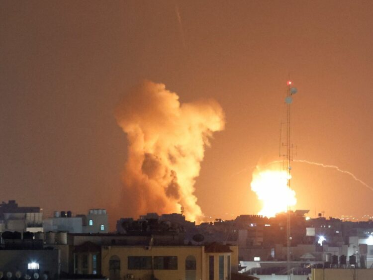 Israel ataca a Gaza en operación militar contra la Yihad Islámica, que respondió con cohetes