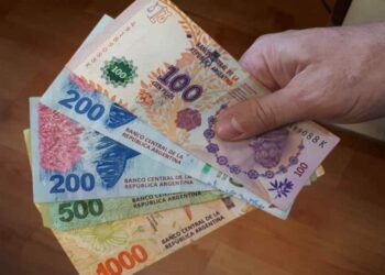 Los salarios crecieron 4,8% en junio, pero perdieron contra la inflación