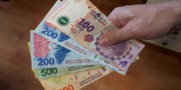 Los salarios crecieron 4,8% en junio, pero perdieron contra la inflación