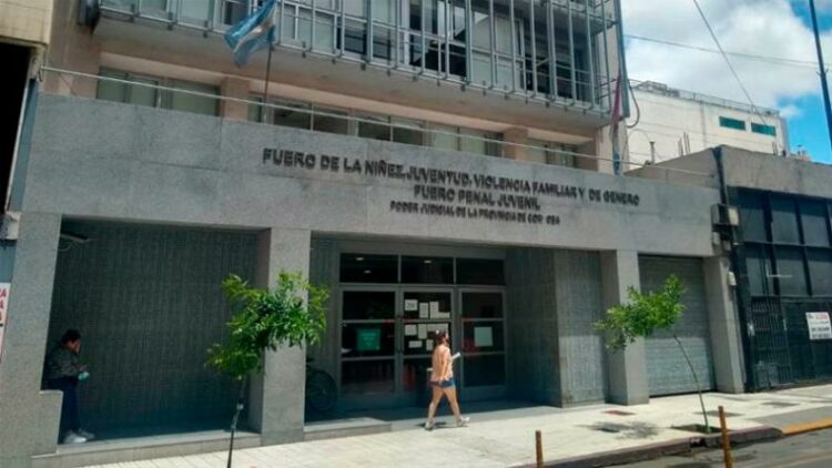 Absolvieron a un joven porque comenzó a trabajar y a estudiar