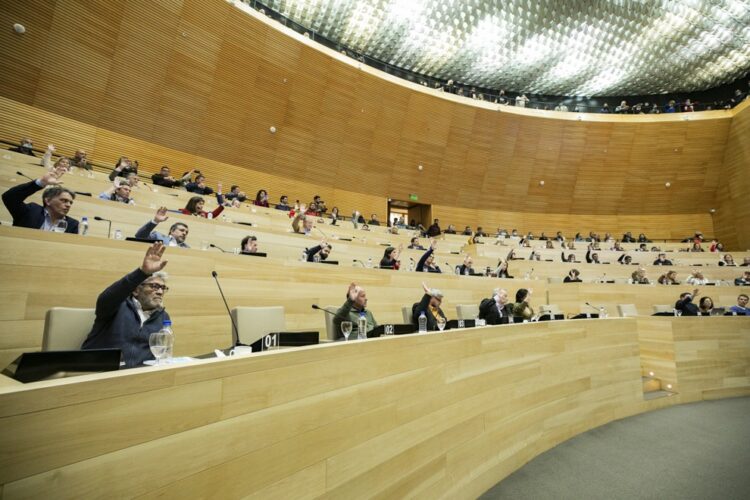 Modificaron el régimen de empleados de la Administración Pública
