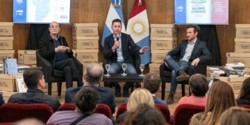 Unos 8.000 libros para bibliotecas