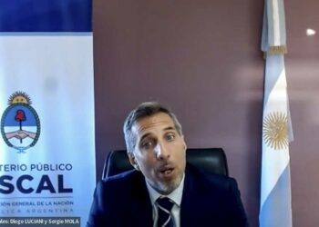 CFK apuntó contra el fiscal que la juzga y lo vinculó con Macri