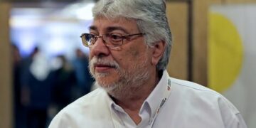 El expresidente paraguayo Lugo, internado en coma inducido tras sufrir un ACV