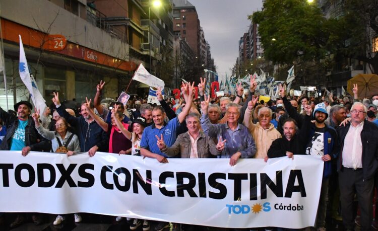 Masiva marcha en nuestra ciudad para apoyar a CFK