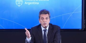 Massa anunciará el nuevo esquema tarifario por regiones para agua, luz y gas