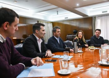 Cara a cara de Massa con los ministros para definir el ajuste