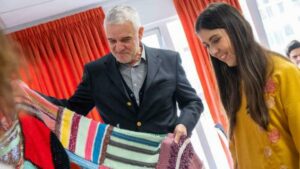 Unas 600 voluntarias participaron en la confección de mantas para la Campaña de Tejido Solidario