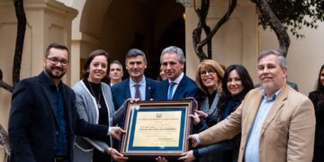 Distinguieron al colegio Monserrat en su aniversario