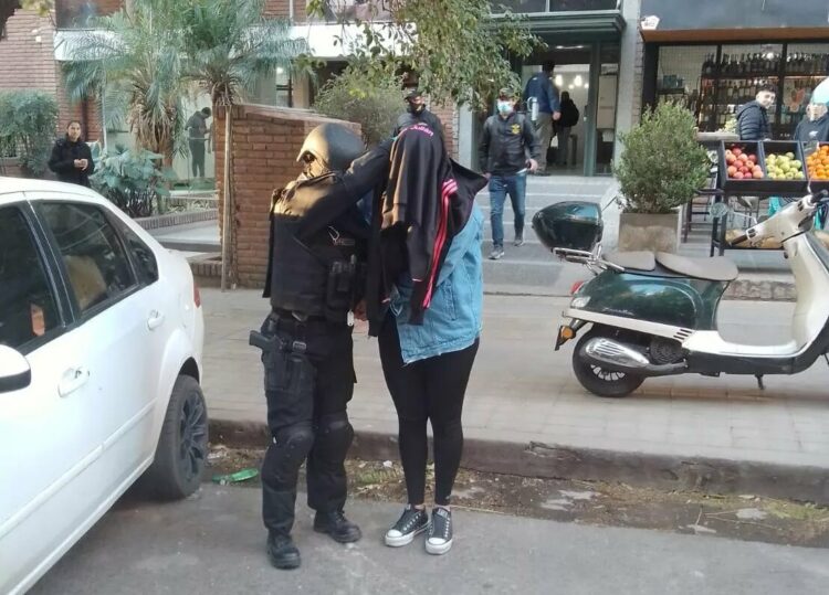 Detienen en Nueva Córdoba a una estudiante por comercializar drogas sintéticas