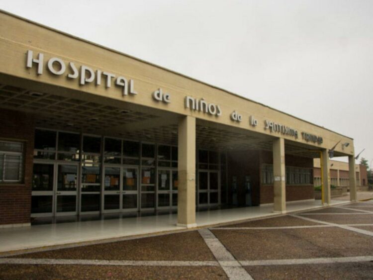 Tras una golpiza de su madre, un niño sufrió una fractura en la base del cráneo