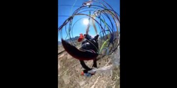 Se enredó su paracaídas, pero logró salvar su vida en el último segundo