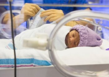 La tasa de mortalidad infantil mantuvo su descenso en 2021