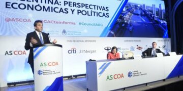 Massa apuntó al orden fiscal y destacó los niveles de empleo y producción