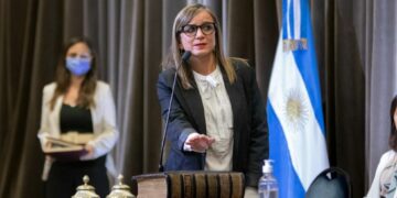 Barbás asumió como ministra de Salud con la misión de recuperar credibilidad