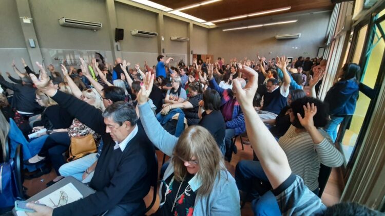 Los docentes públicos y privados realizarán un paro este miércoles