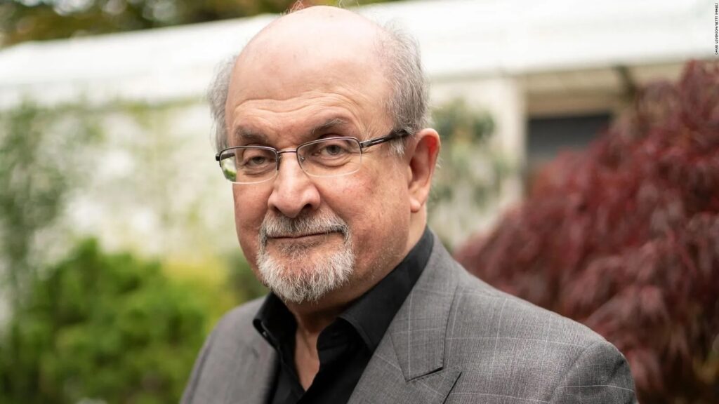 El acusado de atacar a Rushdie se declaró "no culpable" ante la corte estadounidense