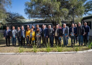 Autovía Ruta 38: intendentes y autoridades provinciales analizaron el avance de la obra