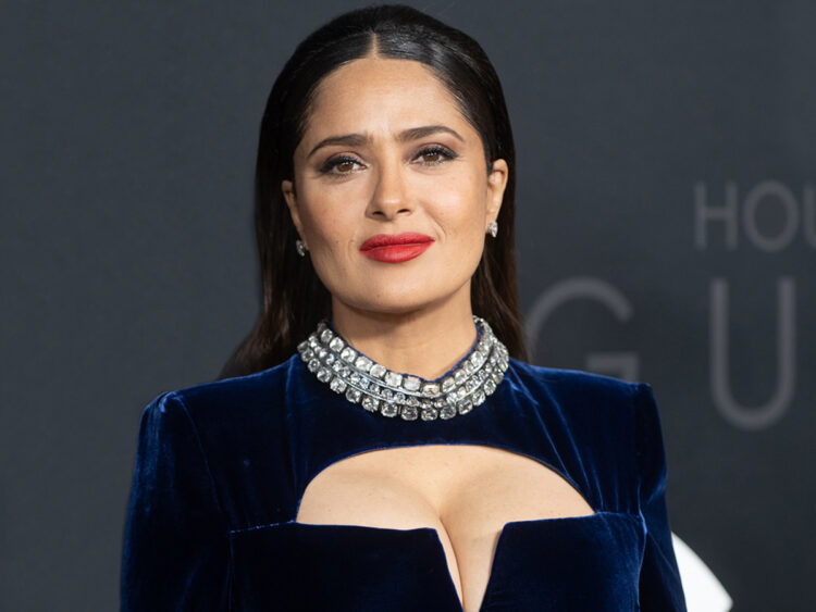 Salma Hayek: Santa Evita muestra "la obsesión de los hombres de someter a las mujeres a través del cuerpo"