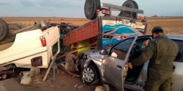 Cortan la ruta 8 tras un múltiple choque protagonizado por cinco vehículos y un camión