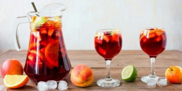 Así se hace una verdadera sangría, según sus creadores europeos