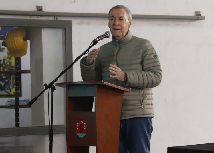 Schiaretti garantizó el apoyo a la investigación de las muertes de bebés