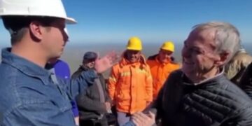 El ingeniero de una obra de la Provincia imitó a Schiaretti mientras lo saludaba