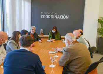 El SEP firmó el acuerdo salarial y el sector de la salud lo rechazó