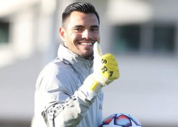 «Chiquito» Romero aceptó la oferta de Riquelme y se incorpora a Boca