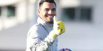 «Chiquito» Romero aceptó la oferta de Riquelme y se incorpora a Boca