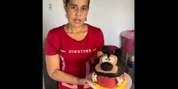 Murió la repostera que recibió burlas por una torta de Mickey Mouse