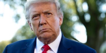 Trump aprovecha la pesquisa del FBI para relanzar su candidatura