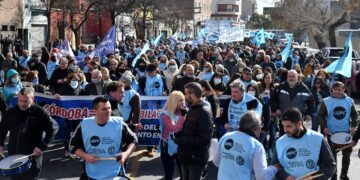 Por presión de las bases, la UEPC habilita el debate de la paritaria en las escuelas