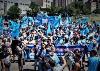 Los docentes analizan una nueva propuesta salarial con mejoras