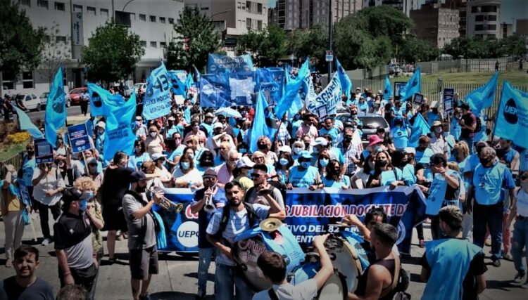 Los docentes analizan una nueva propuesta salarial con mejoras