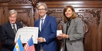 Honoris Causa al académico Arriaga