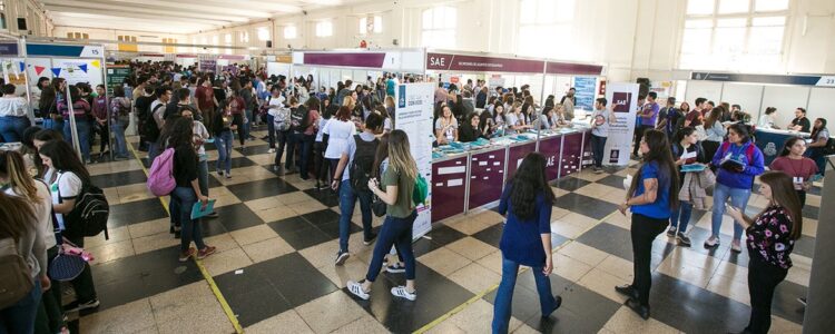 Inicia la muestra de carreras de la UNC